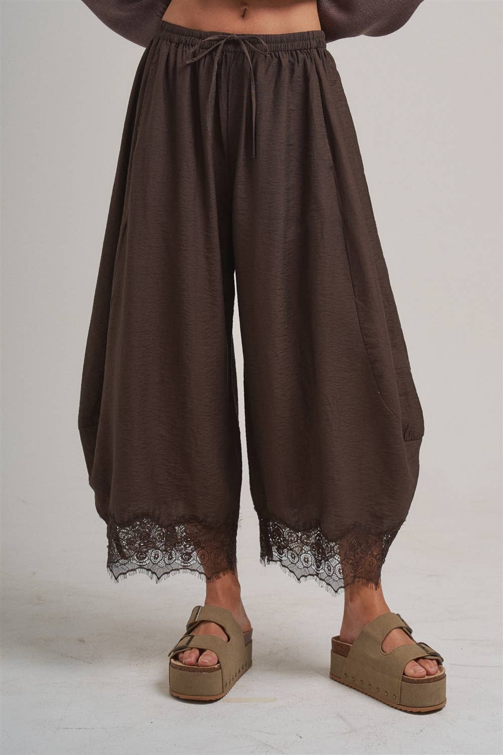 LIGHTWEIGHT FLOWY WIDE BALLOON LEG PANTS WITH DELICATE LACE