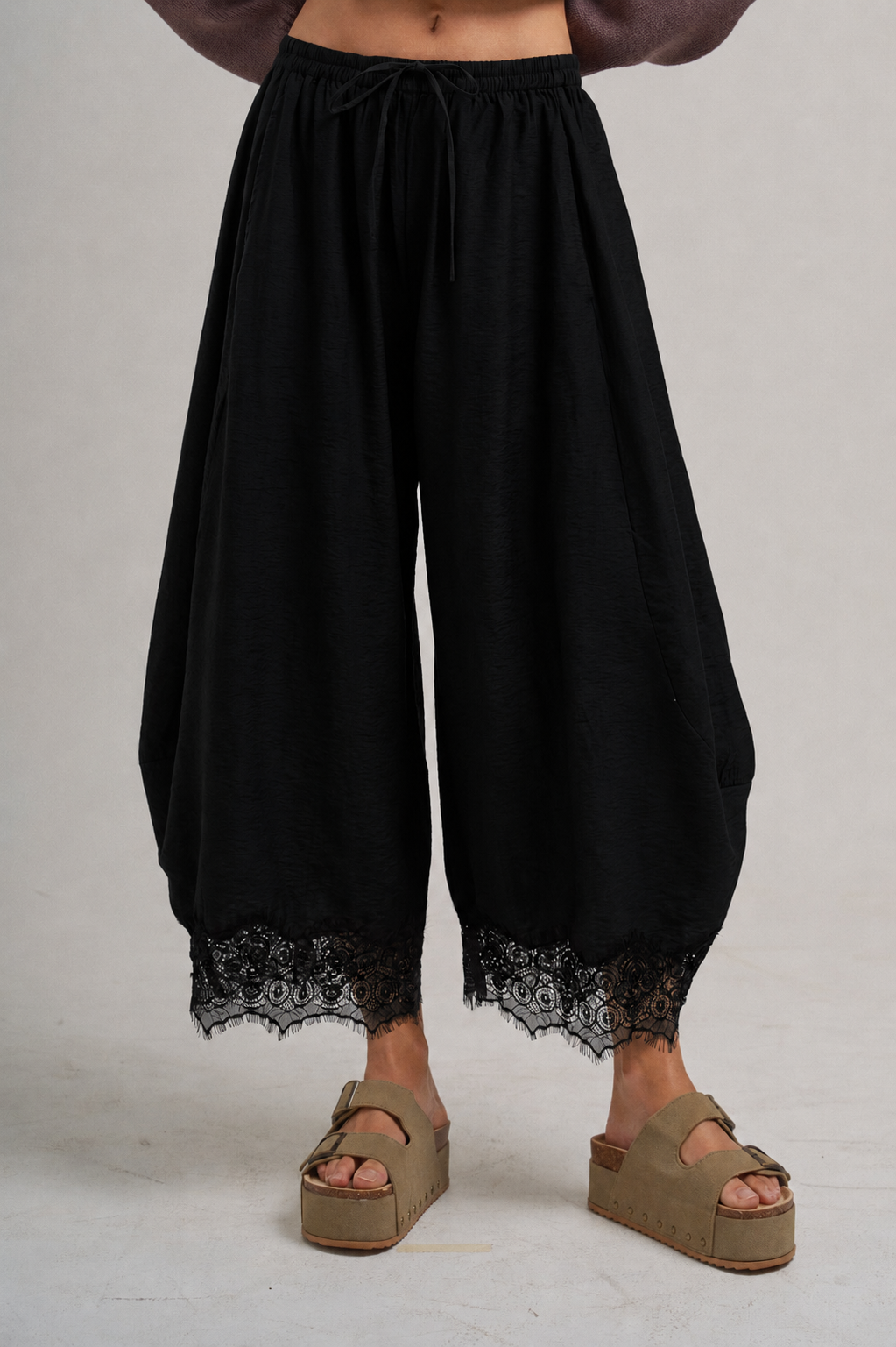 LIGHTWEIGHT FLOWY WIDE BALLOON LEG PANTS WITH DELICATE LACE