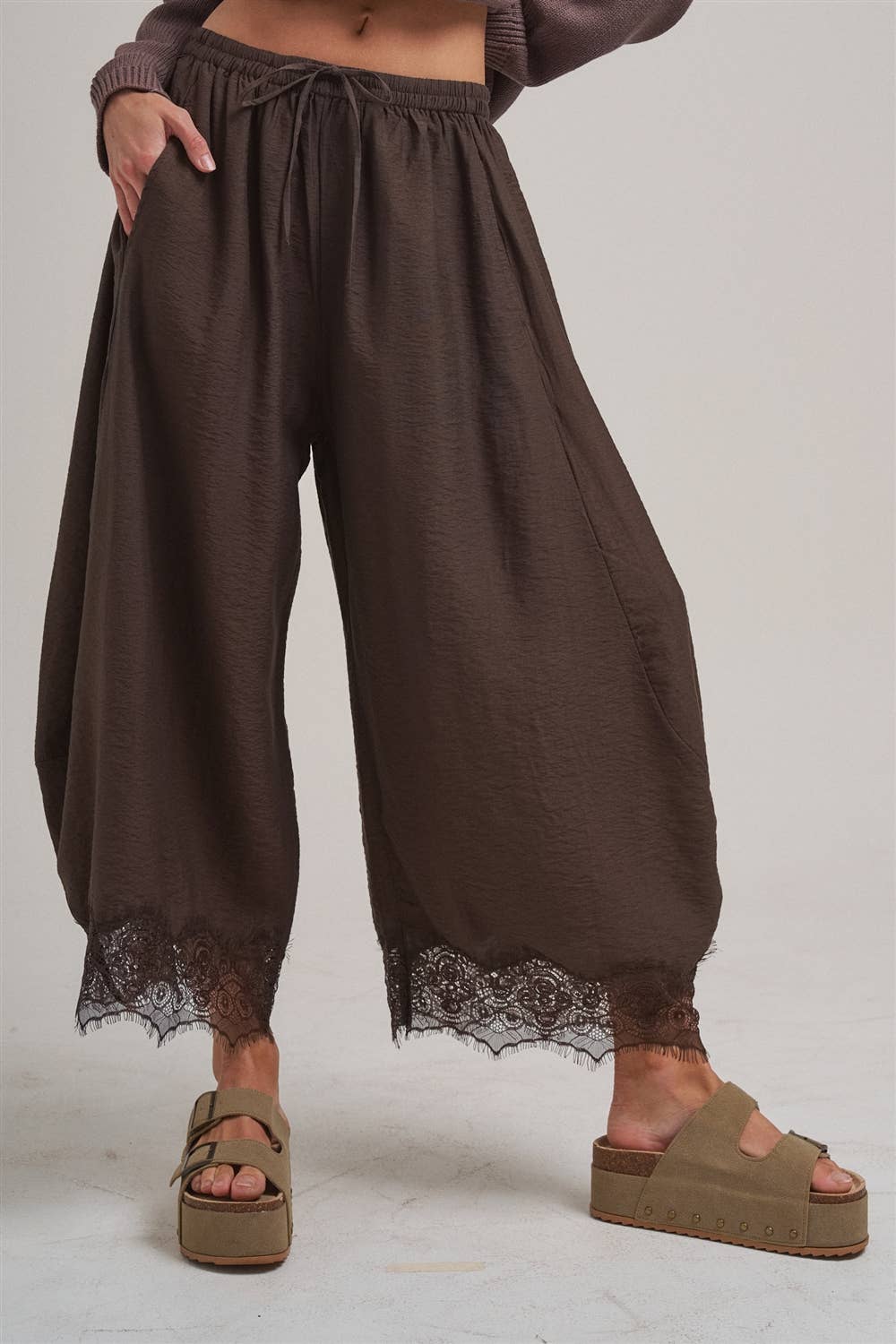 LIGHTWEIGHT FLOWY WIDE BALLOON LEG PANTS WITH DELICATE LACE