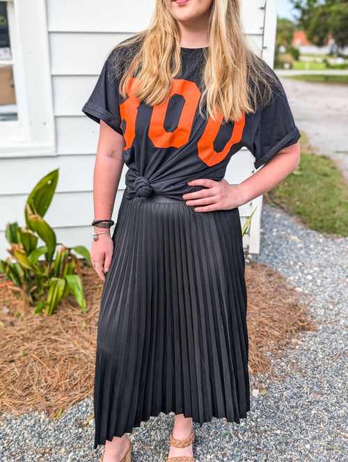 Charming Black Pleated Midi Skirt