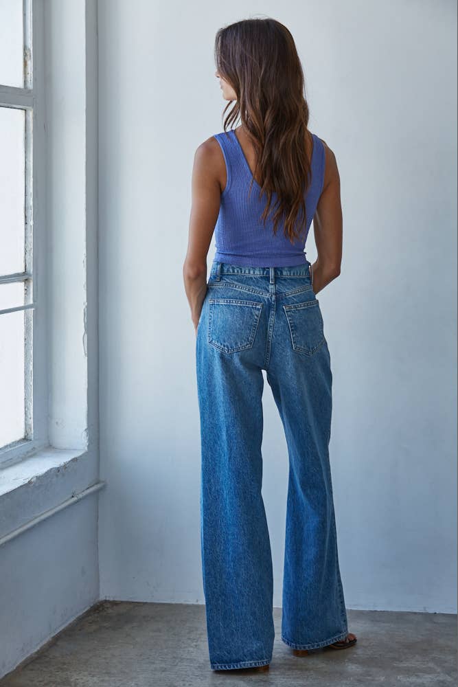 Seamless Sleeveless UV Neck Reversible Tank Top