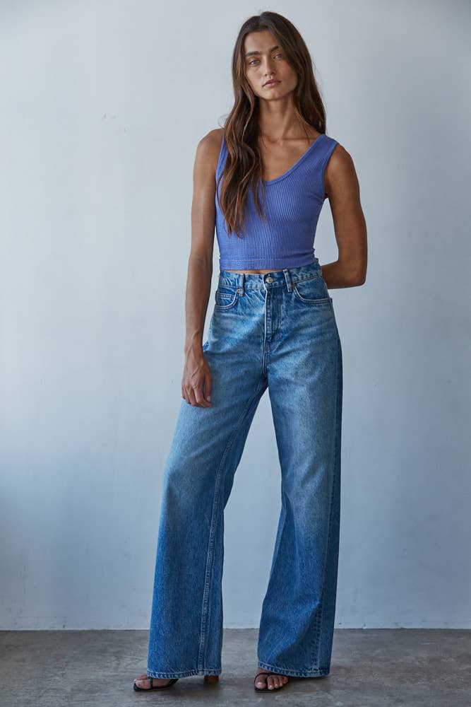 Seamless Sleeveless UV Neck Reversible Tank Top